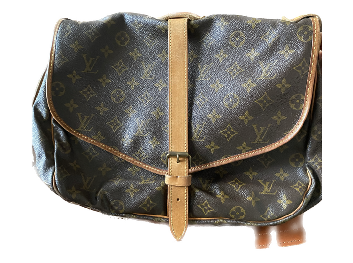 Louis Vuitton Saumur 30 Messenger Bag